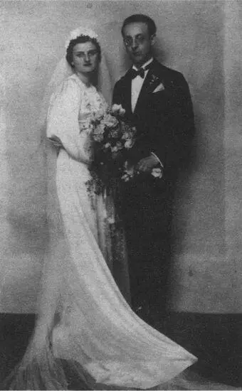 Леон і Рита у день свого весілля травень 1937 р Нареченій було двадцять сім - фото 14