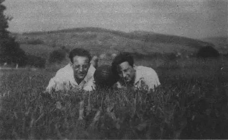 Леон зліва і Макі 1936 р Між 1924 і 1936 роками протягом періоду в - фото 71