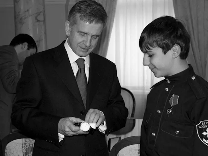 Награждение меня часами от В В Путина Послом России на Украине Алексей - фото 11