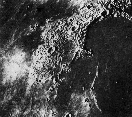 Видимая сторона Луны Залив Радуги Океана Бурь Отчетливо видно как молодые - фото 6