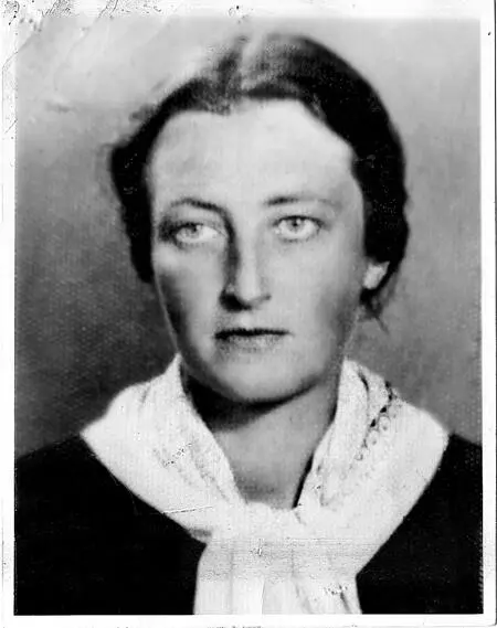 Eleonora Ostrowska 1944 Courtesy of Marek Ostrowski Witold certainly - фото 13