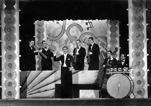 George Scott with his band c 1941 Courtesy of Narodowe Archiwum Cyfrowe - фото 14