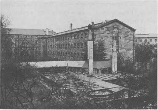 Нюрнбергская тюрьма в 1945 году Здесь содержались главные нацистские - фото 28