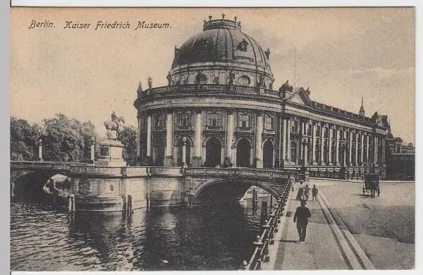 Музей кайзера Фридриха стоит на стрелке острова в середине небольшой реки - фото 10