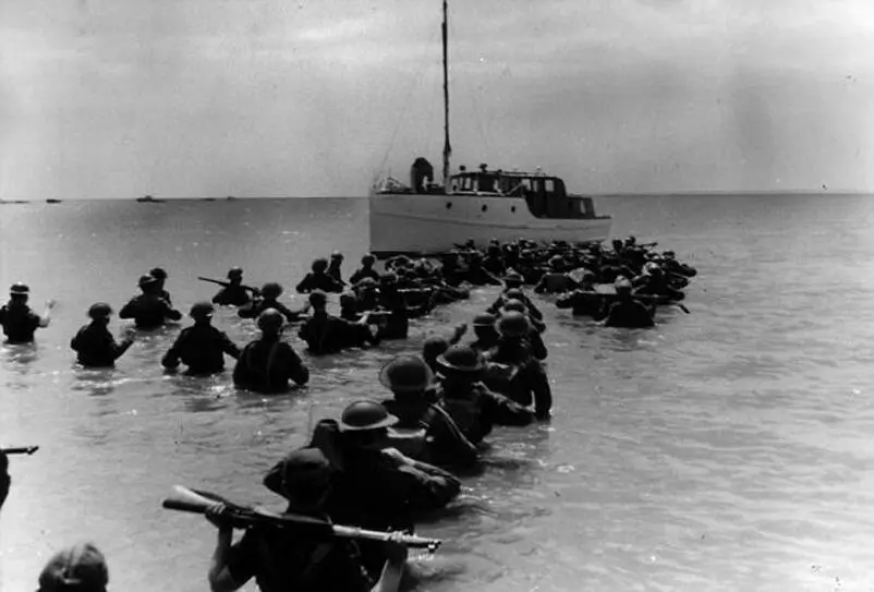 Ланни и Рик нашли работу достаточно быстро Впереди них шёл буксир хорошего - фото 15