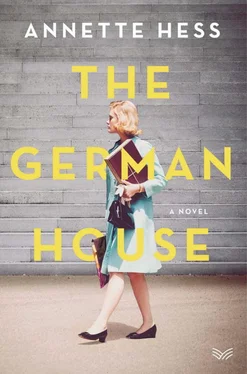 Аннетте Хесс The German House обложка книги
