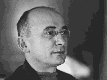 Л П Берия Но вот вы Юрий Игнатьевич Мухин с какой целью уравняли сначала - фото 22