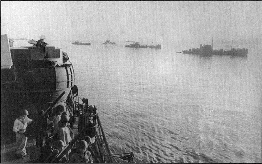 Полярный конвой начинает вытягиваться из Кольского залива Август 1942 года - фото 21