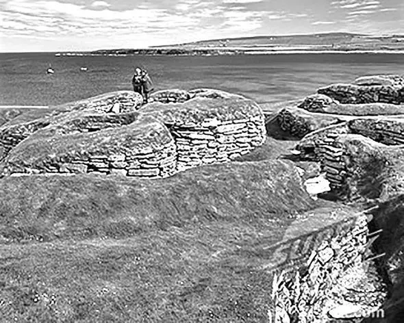 a b Рис 112 Skara Brae Шотландия 2200 ВС a Остатки древнего - фото 21