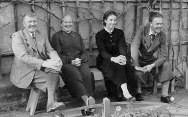 Left to right The headmaster Dr Max Prüss Frau Kieschke and Herr Kieschle - фото 13