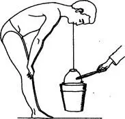 Рис 16 Крепко держа палочку с привязанной веревкой в зубах надо попытаться - фото 17