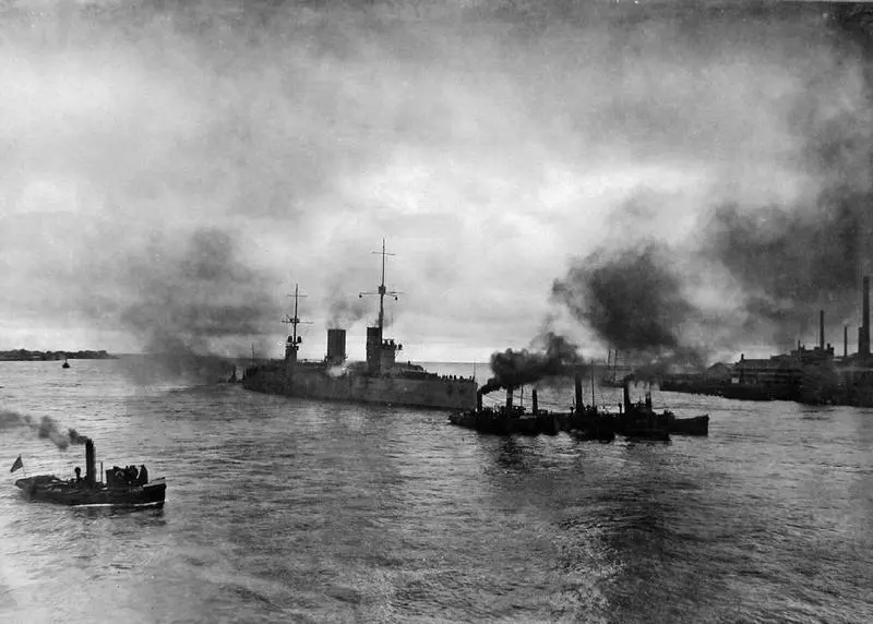 Линейный корабль Гангут направляется в Кронштадт 28 сентября 1914 г ЦГАКФФД - фото 37