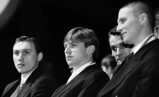 Бронзовые медалисты чемпионата России 2001 г Максим Деменко Александр Спивак - фото 67