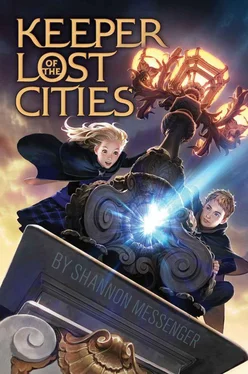 Шеннон Мессенджер Keeper of the Lost Cities обложка книги