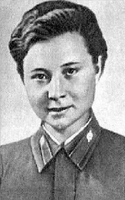 Герой Советского Союза Мария Поливанова Враг не считаясь с потерями рвался - фото 2