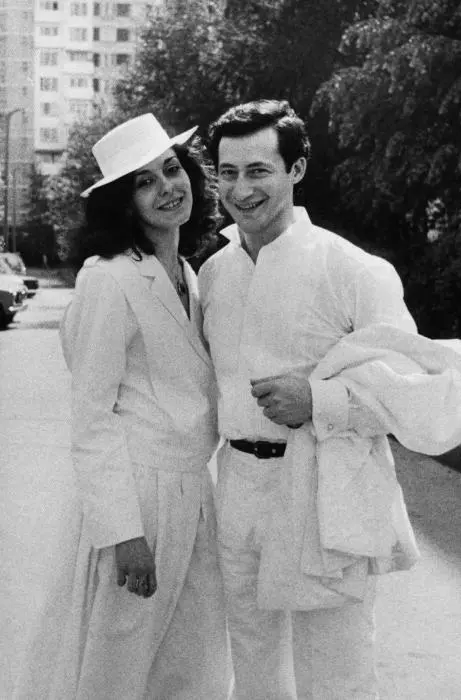 Владимир и Сати Спиваковы в день свадьбы Май 1984 г Наше первое лето Ялта - фото 37