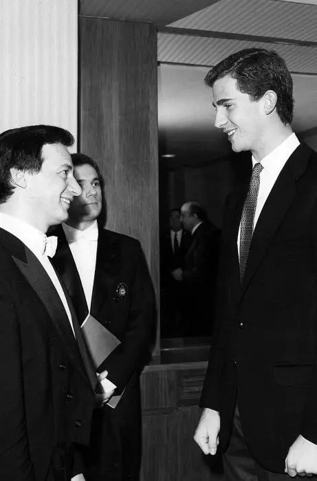 С принцем Астурийским Филиппом Испания 1990 г Оркестр Виртуозы Москвы под - фото 55