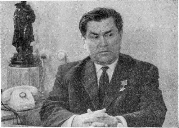 Алексей Петрович Маресьев Двигатели Аркадия Дмитриевича пережили своего - фото 35