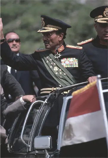 7 6 октября 1981 года был убит президент Египта Анвар Садат Ежегодно он - фото 46