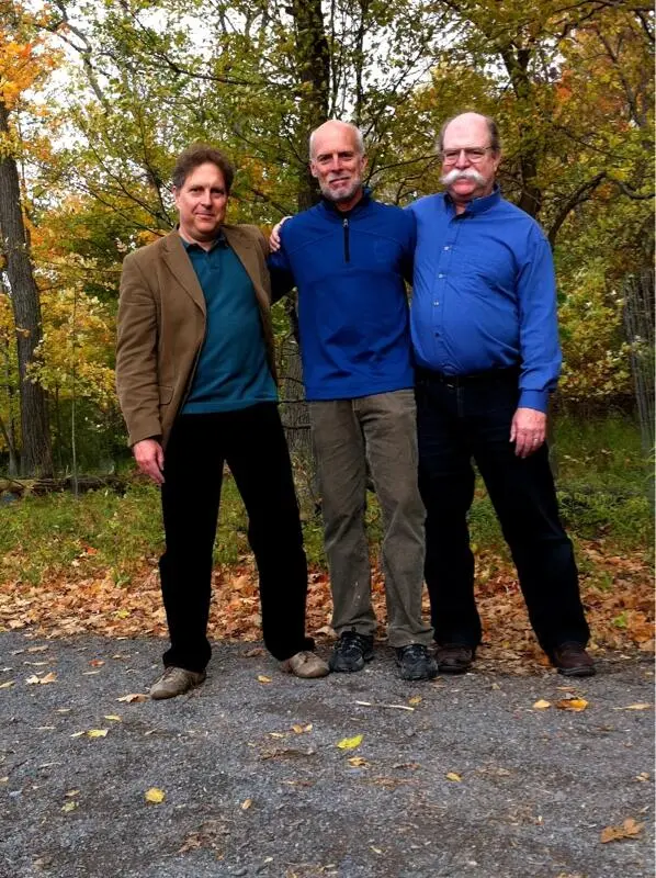 Luries three sons from left to right John Jeremy and Joshua in October - фото 9