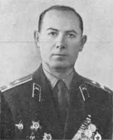 М В Кудрявцев Э И Орловский Е П Аксенов и И С Белов С - фото 29