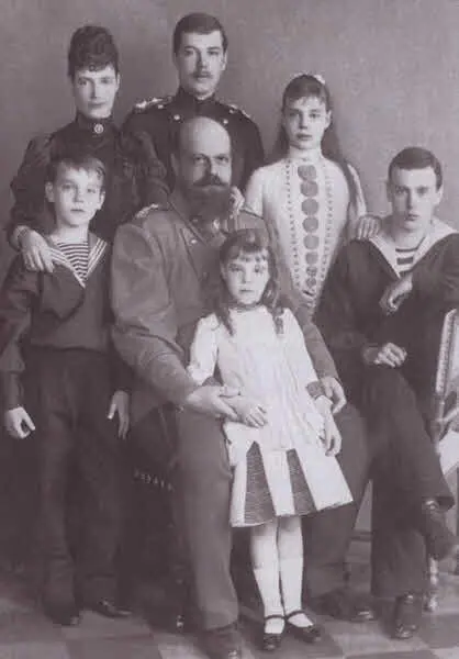 Семья императора Александра III Фото 1889 г Император с семьей на палубе - фото 35