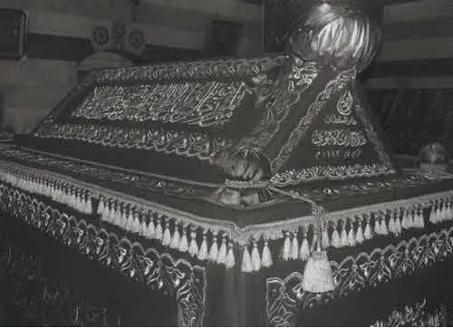 Гробница Салах адДина в мавзолее в Дамаске Современный вид СОДЕРЖАНИЕ - фото 42