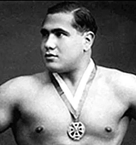 Николас Хиршл родился в Вене В возрасте 15 лет Николас выиграл юношеский - фото 16