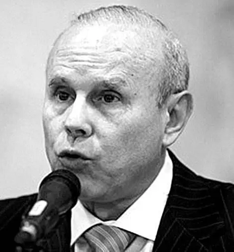 Гвидо Мантега родился в Италии Позже семья перебралась в Бразилию Здесь он - фото 219