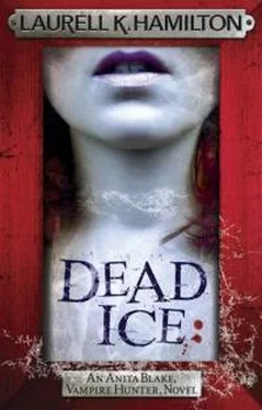 Лорел Гамильтон Dead Ice обложка книги