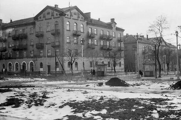 Вид с площади Шибанкова на проспект Ленинский 1964 год Вид с площади - фото 41
