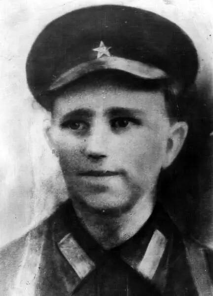 Щербак Михаил Федорович19031943 Гвстарший батальонный комиссар 4й - фото 69