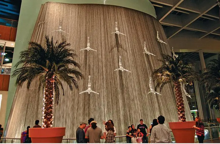 Прыгуны фонтан в торговом центре В Дубаймолле Жестко и долго - фото 143