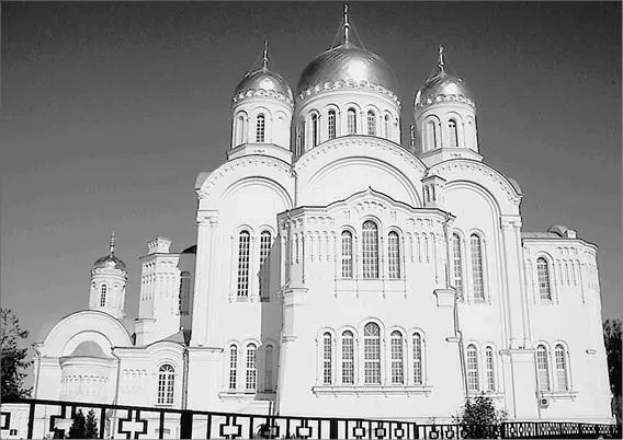 СпасоПреображенский собор в Дивеево Паломников которые попадают на - фото 44