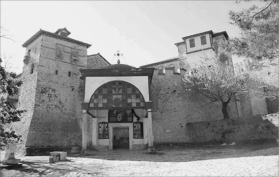 Вход в монастырь Великая Лавра Афанасий удалился на гору АгионОрос дабы - фото 71