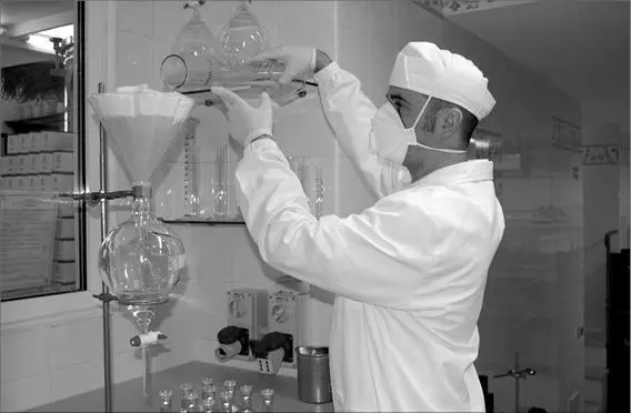 Капри Здесь на фирме Картузия можно своими глазаи наблюдать за рождением - фото 96