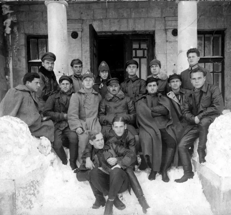 Первые советские летчики 1921 г Знак Качинской школы Преподаватели - фото 15