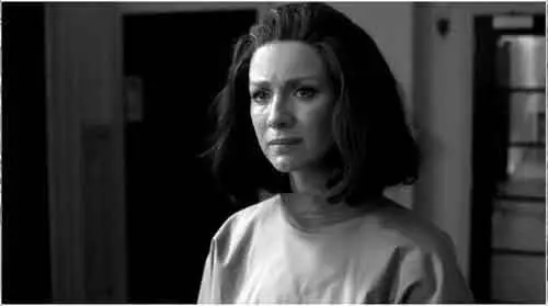 Кадр из сериала Чужестранка второй сезон Любуйтесь Это она то есть между - фото 24