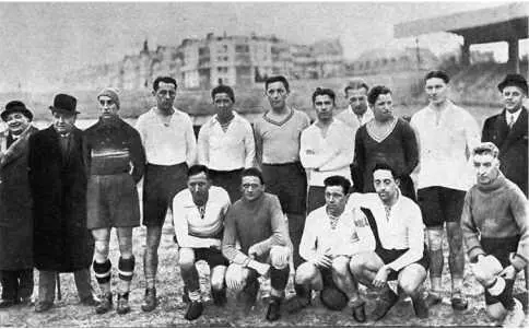 1931 Чудо начинается Первый ряд слева направо Веселик Хиден Цеста - фото 11