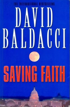 David Baldacci Saving Faith обложка книги