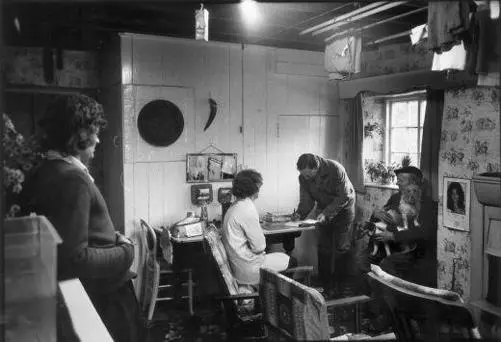 Wight signing books on the BBC TV set of All Creatures Great and Small Part - фото 12