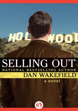 Dan Wakefield Selling Out: A Novel обложка книги