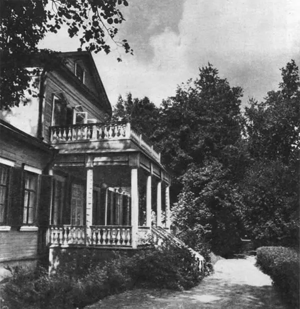 Абрамцевский дом со стороны парка Современная фотография Гостеприимный хозяин - фото 25