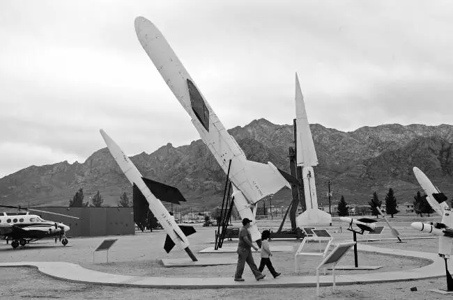 Основной испытательный ракетный полигон НАСА Белые пески В апреле 1962 года в - фото 16