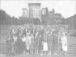 Встреча бывших малолетних узников Калужского городского отделения 1990 г г - фото 28