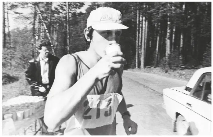 Максим Воробьев в начале спортивной карьеры Миасс 5 октября 1991 года Бег - фото 2