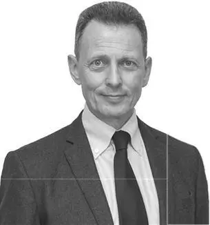 Путь в профессию с 1988 года в качестве соучредителя и директора компаний - фото 1