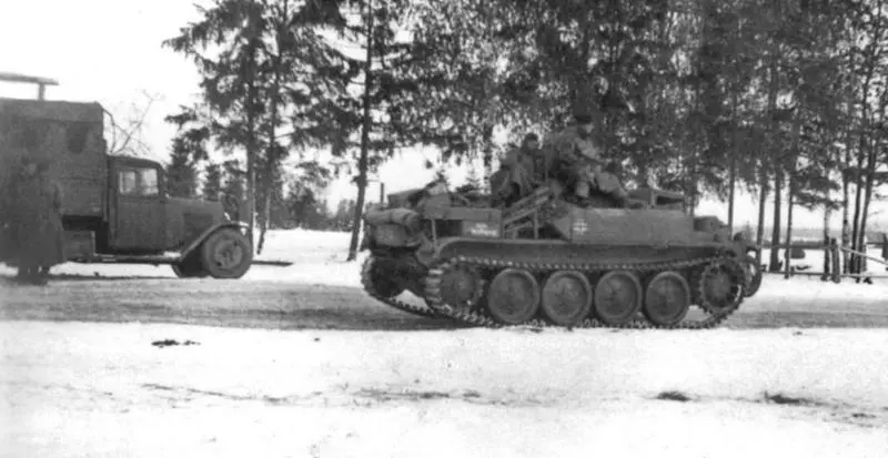 Огнемётный танк PzKpfwII F Фламинго вполне возможно принадлежащий - фото 18