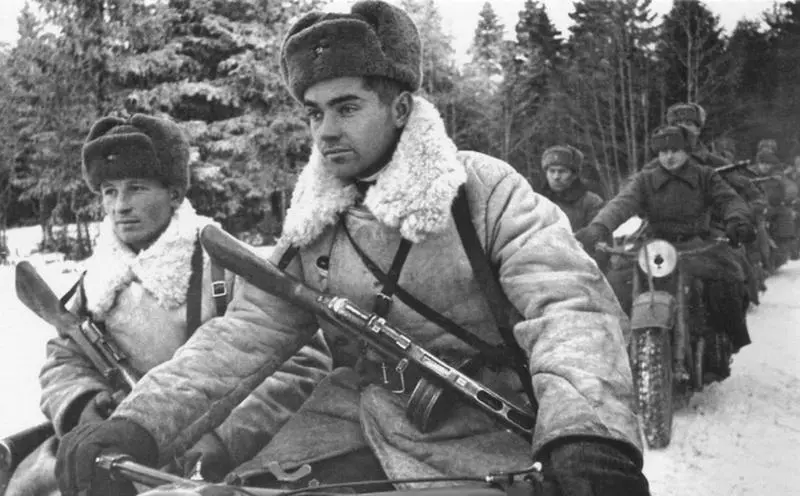 Мотоциклисты разведывательного подразделения 252й стрелковой дивизии ноябрь - фото 77
