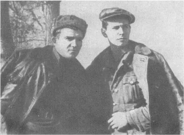 Н В Щербаков и Ю П Осадчий К М Соловьев П Д Костенко - фото 25
